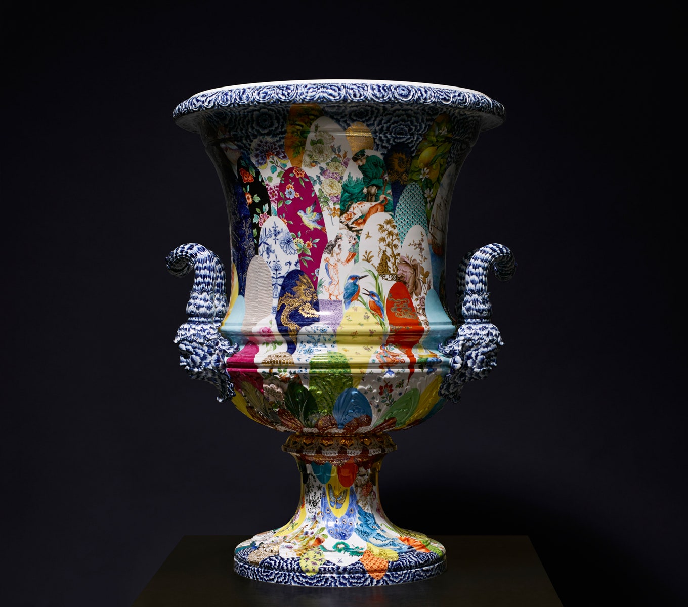 L'image peut contenir un vase et un bocal en porcelaine Lamp Art Pottery