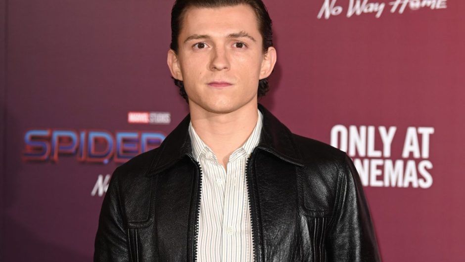 Tom Holland se sent « coupable » d&rsquo;avoir menti sur « Spider-Man : No Way Home »