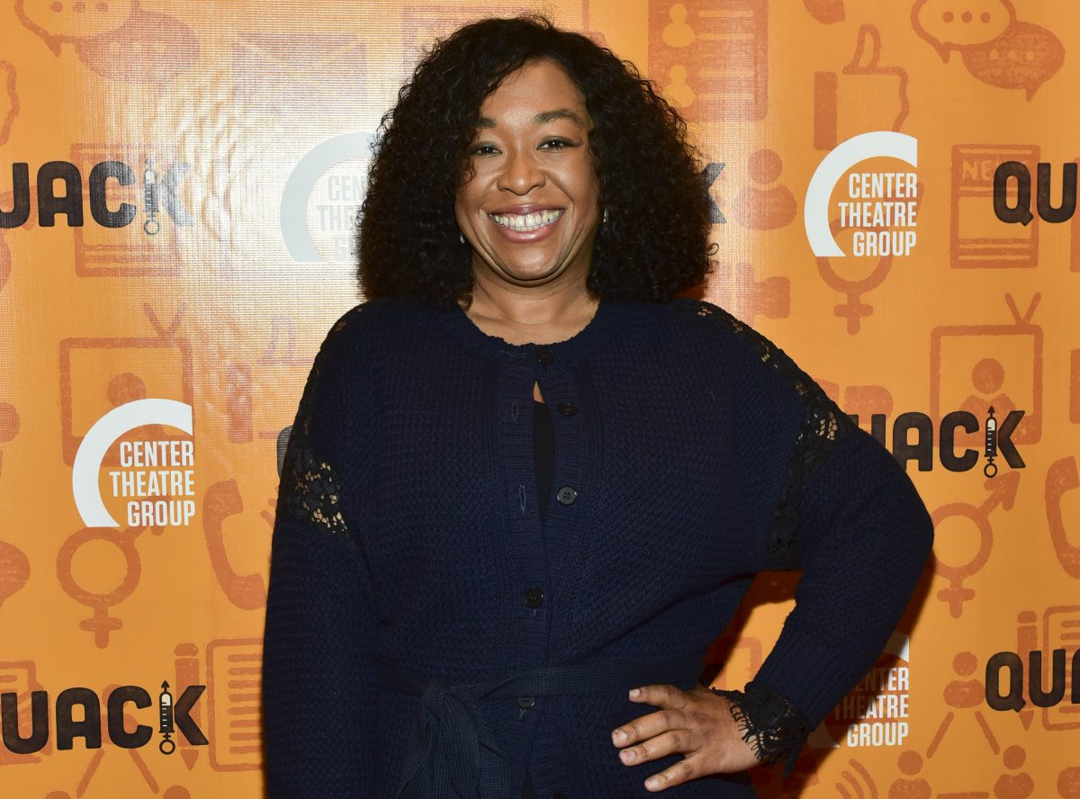 Shonda Rhimes assiste au Kirk Douglas Theatre du Center Theatre Group