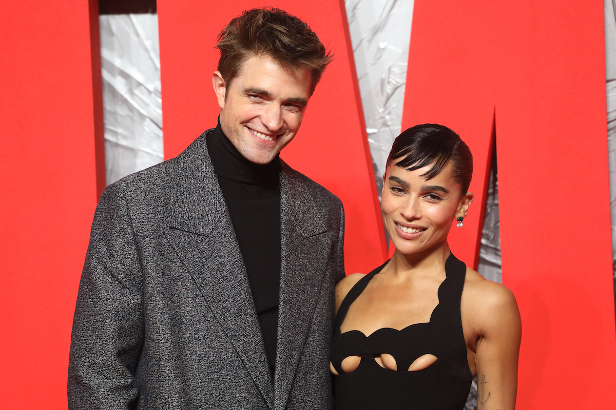 Robert Pattinson et Zoe Kravitz posent ensemble lors d