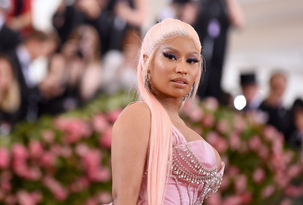 Nicki Minaj porte du rose
