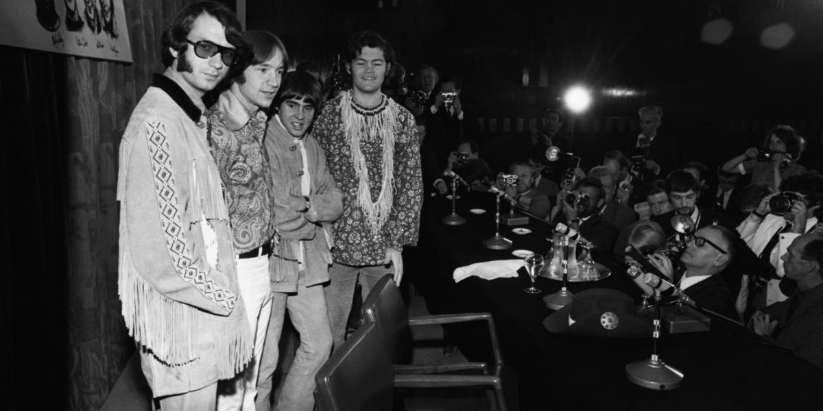 Le casting de Monkees comprend Davy Jones, Mike Nesmith, Mickey Dolenz et Peter Tork.