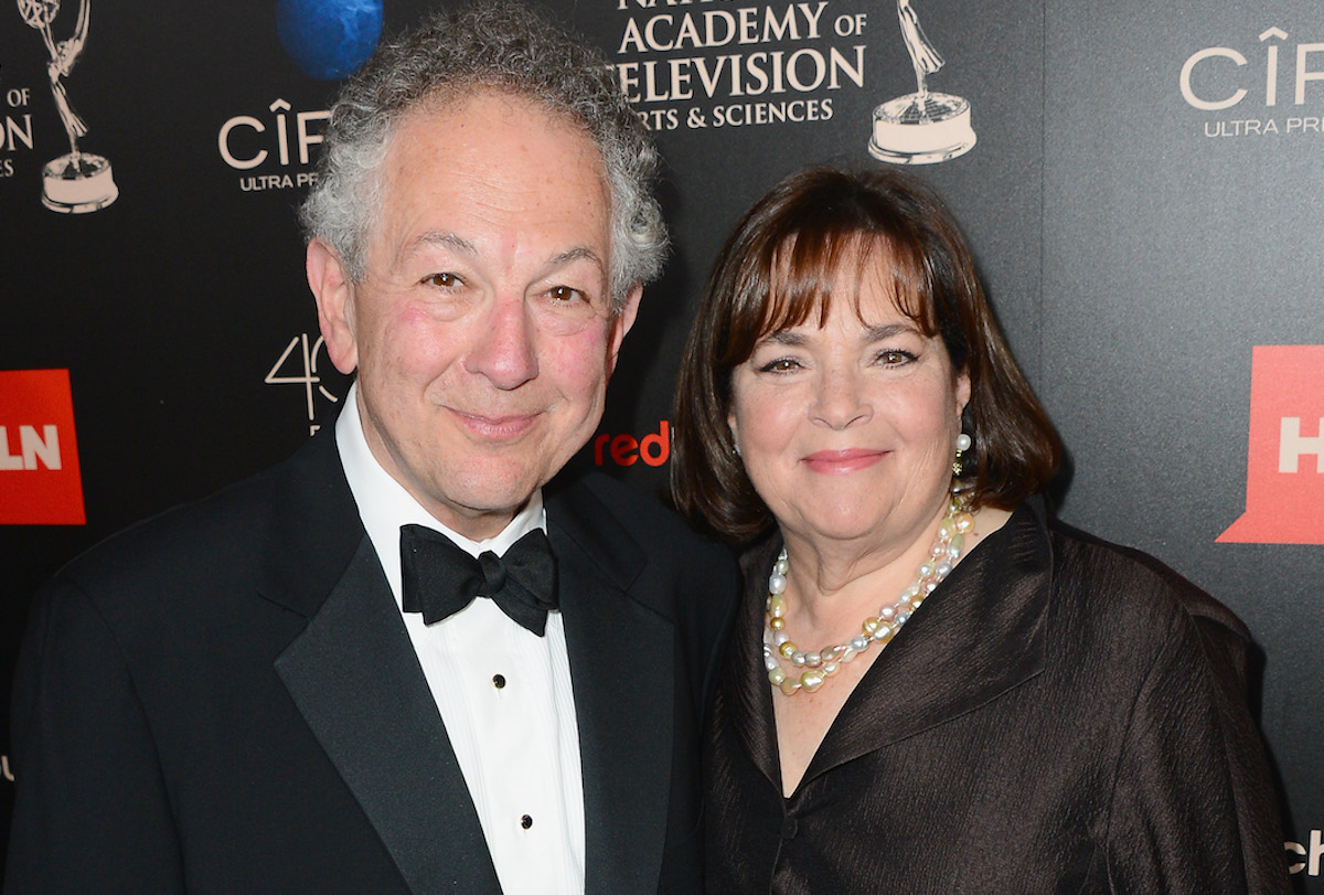 Jeffrey Garten et Ina Garten posent pour des photos sur le tapis rouge des Daytime Emmy Awards 2013