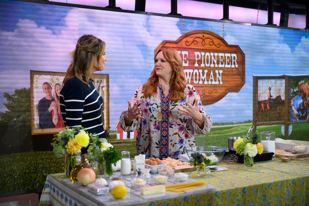 Savannah Guthrie et Ree Drummond parlent lors d'une démonstration de cuisine