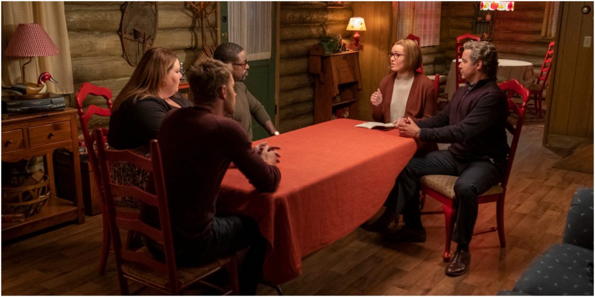 Justin Hartley Chrissy Metz, Sterling K Brown, Mandy Moore Jon Huertas sur le tournage de This Is Us.