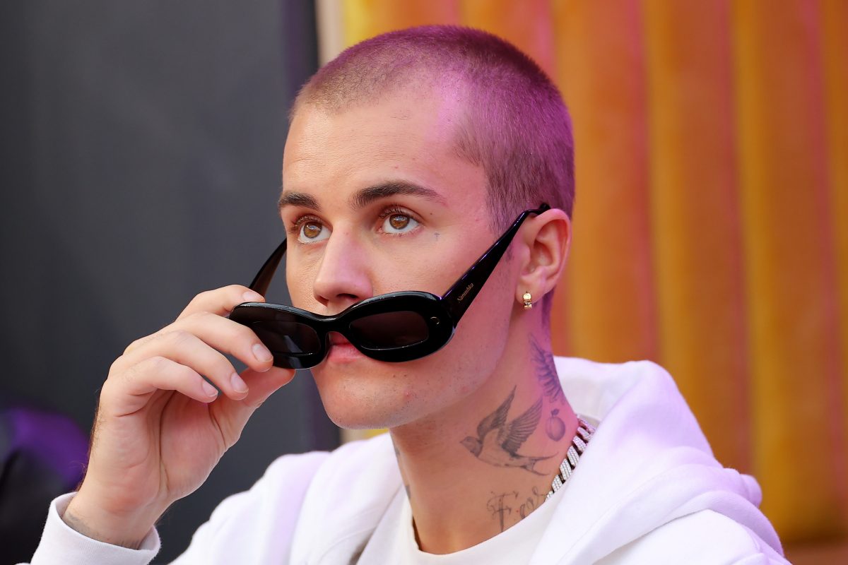 Justin Bieber regarde le Super Bowl LVI au SoFi Stadium