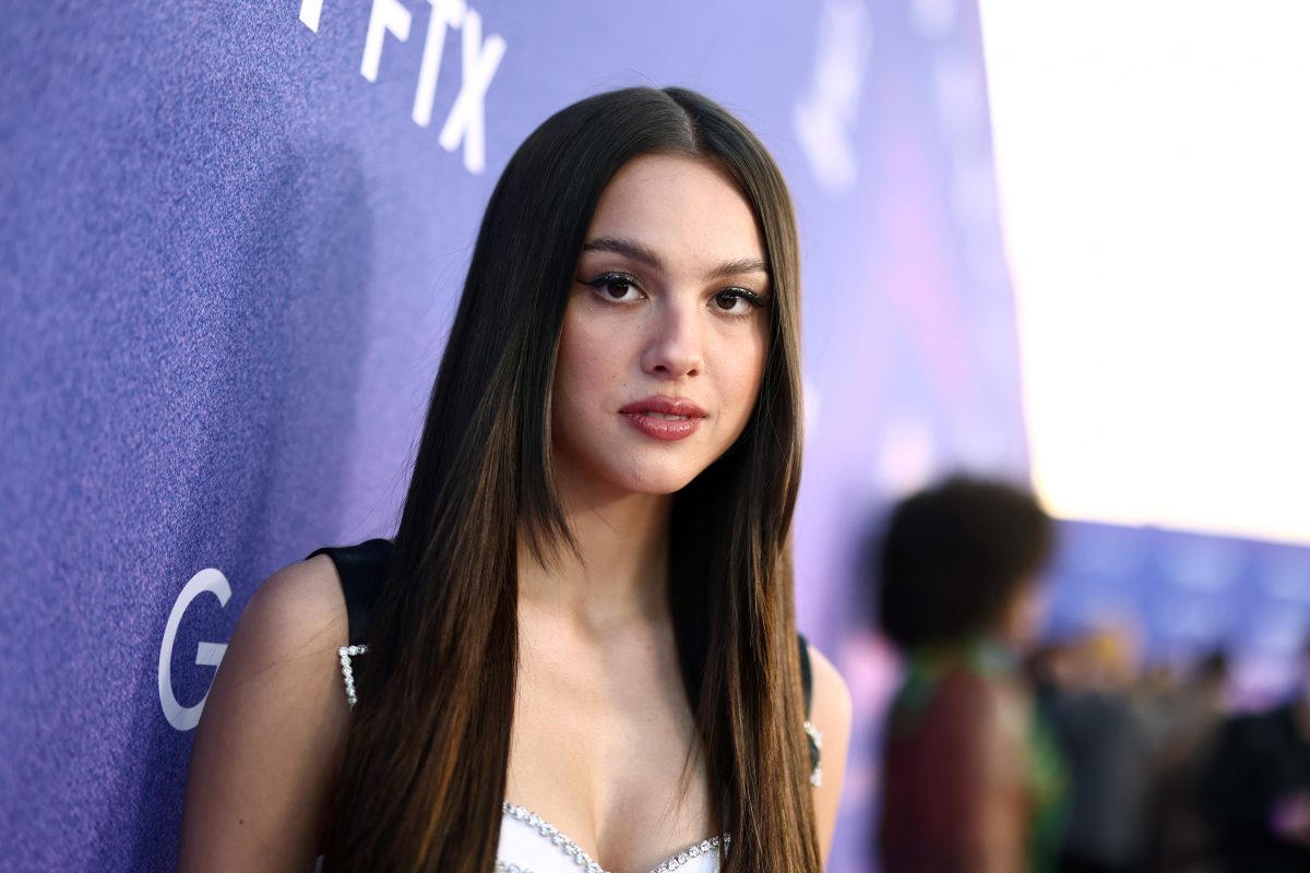Olivia Rodrigo assiste au Billboard Women in Music 2022 au YouTube Theatre