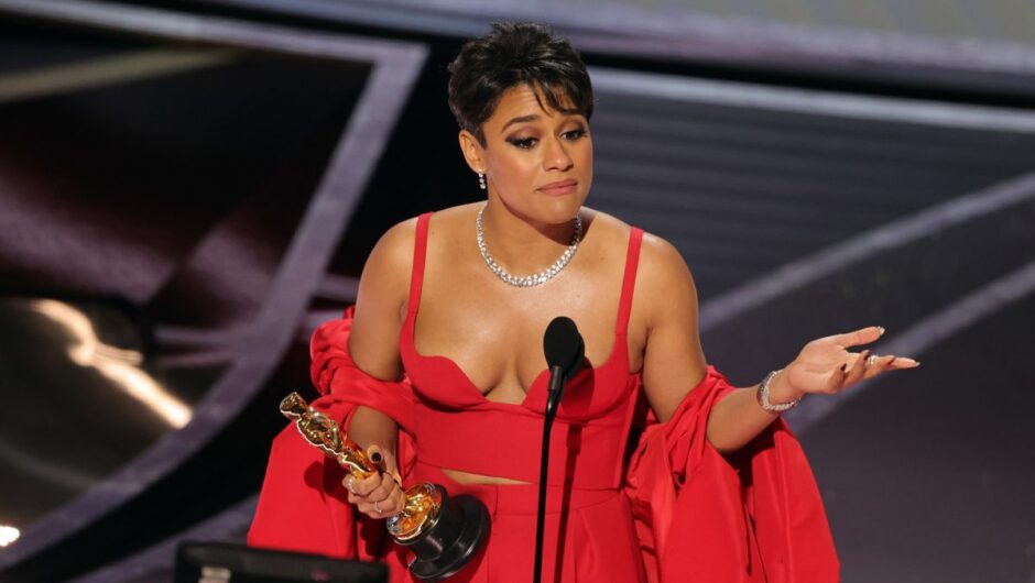 Ariana DeBose dit à Rita Moreno qu&rsquo;elle a « ouvert la voie » dans le discours des Oscars