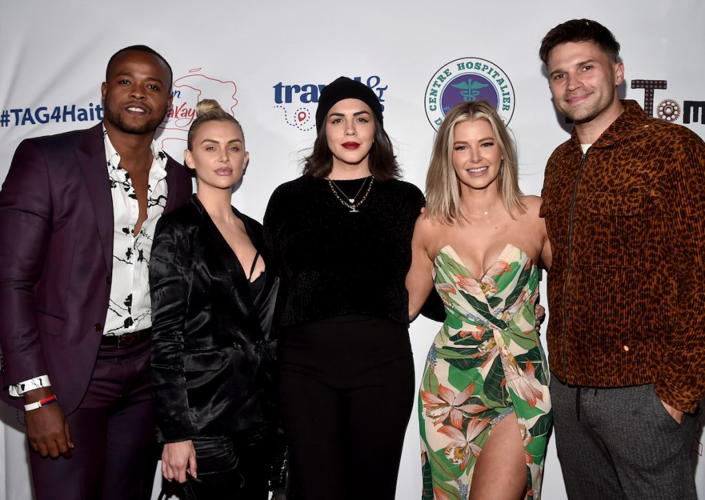 Richardson Chery, Lala Kent, Katie Maloney, Ariana Madix et Tom Schwartz assistent à une collecte de fonds à Tom Tom