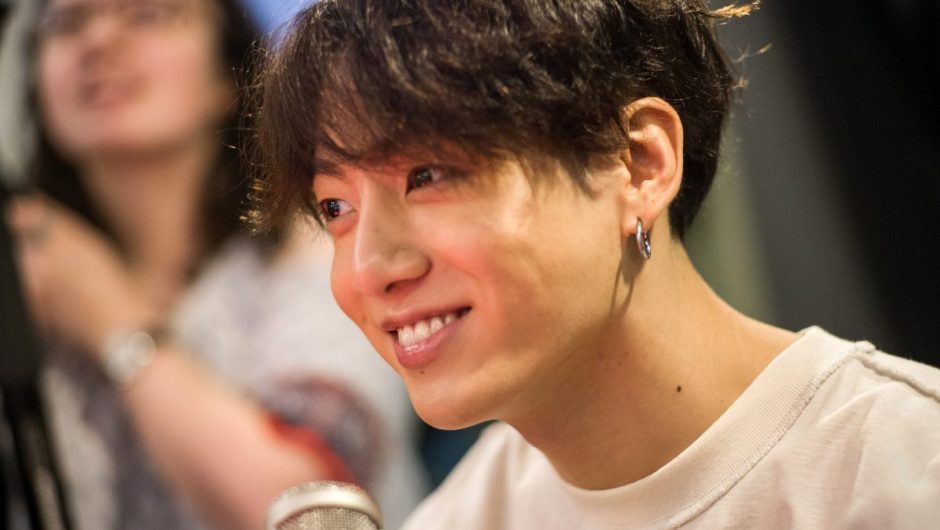 BTS: Jungkook a révélé qu&rsquo;il avait retiré son piercing au sourcil dans une nouvelle histoire Instagram