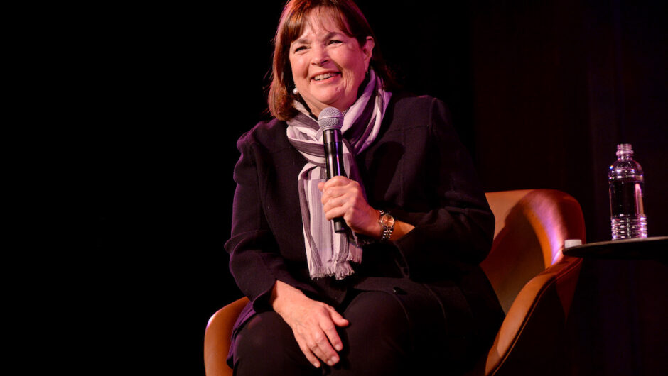 La salade de riz sauvage facile d&rsquo;Ina Garten est remplie d&rsquo;agrafes de garde-manger Contessa aux pieds nus