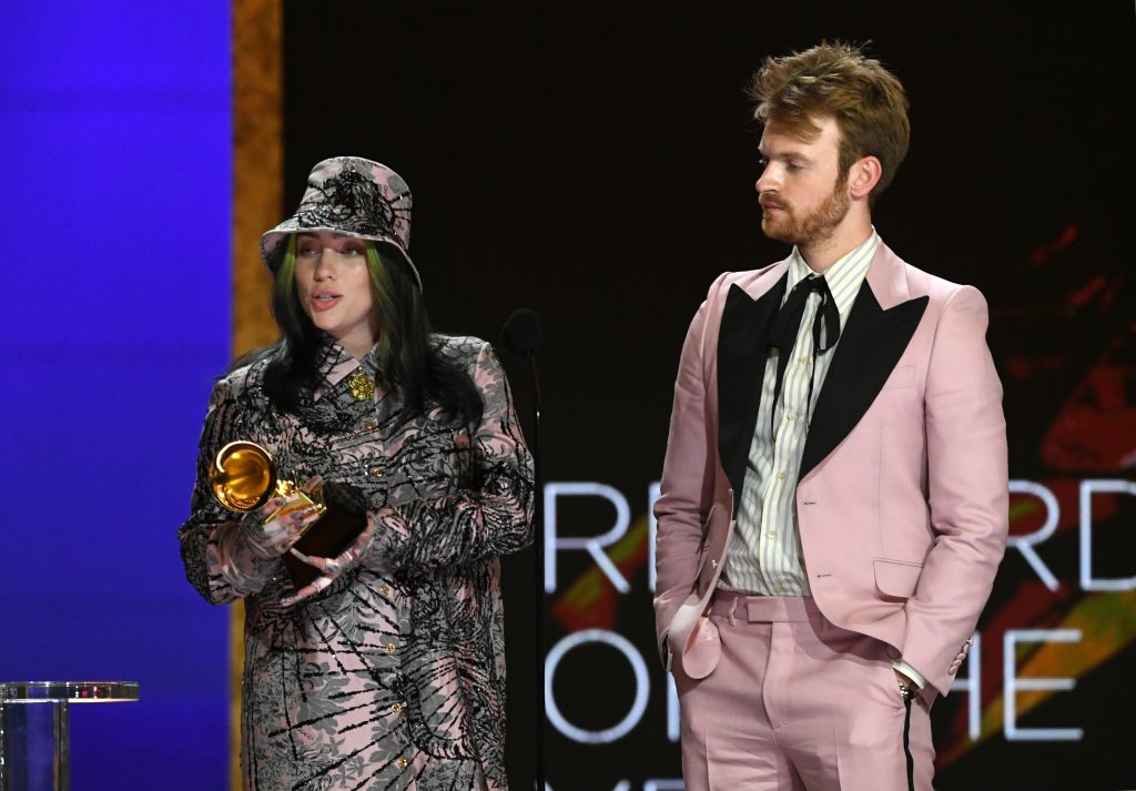 Billie Eilish et Finneas assistent aux Grammy's pour No Time to Die