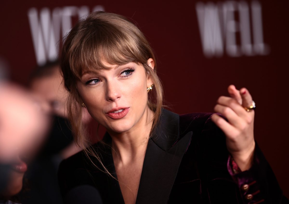 Taylor Swift assiste à la première de