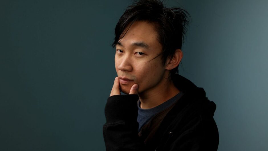 « Dead Silence »: James Wan révèle 1 poupée effrayante qui « a survécu à l&rsquo;incendie »