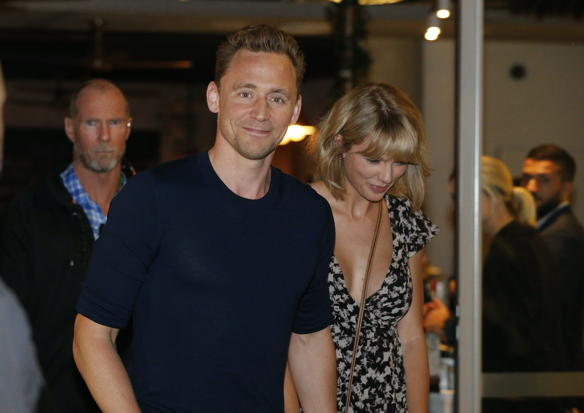 Tom Hiddleston et Taylor Swift souriants