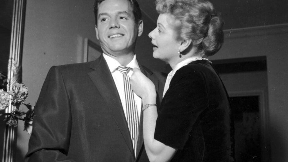 Amy Poehler révèle des faits surprenants qu&rsquo;elle a appris en réalisant le documentaire « Lucy et Desi »