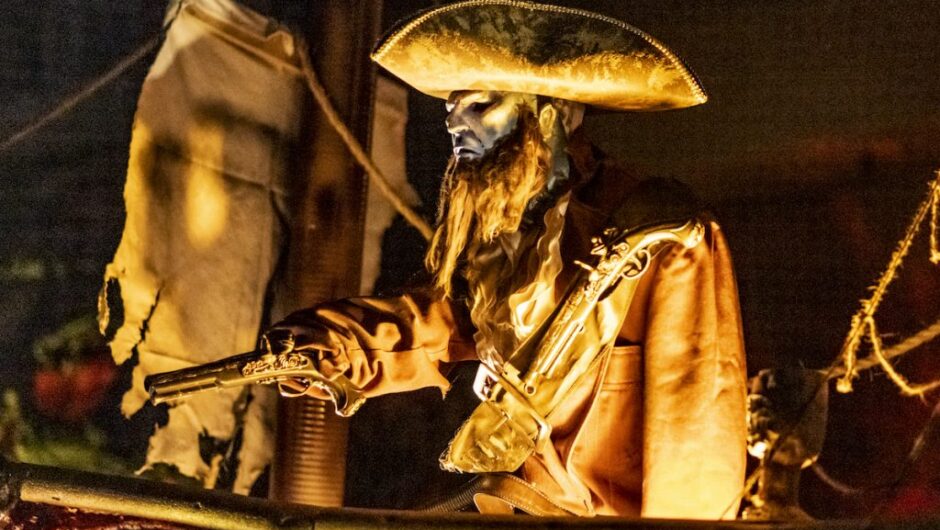 Le manège Pirates des Caraïbes de Disney était autrefois décoré de restes humains réels