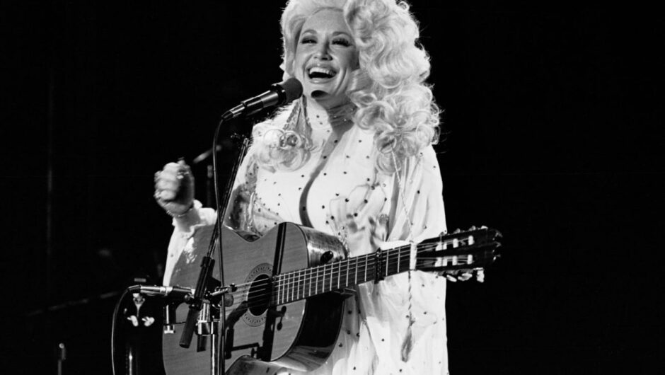 Dolly Parton a dit qu&rsquo;elle serait « morte » si les commérages des années 1970 sur elle étaient vrais