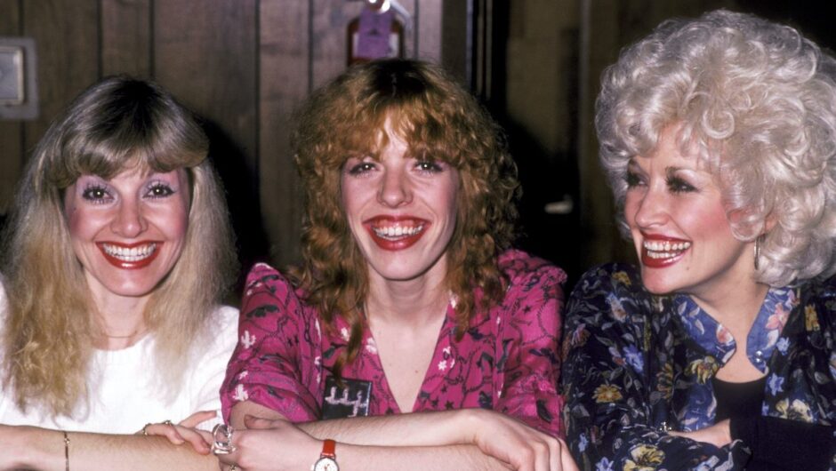 Dolly Parton a dit que rien ne la choquait après avoir grandi avec 11 frères et sœurs