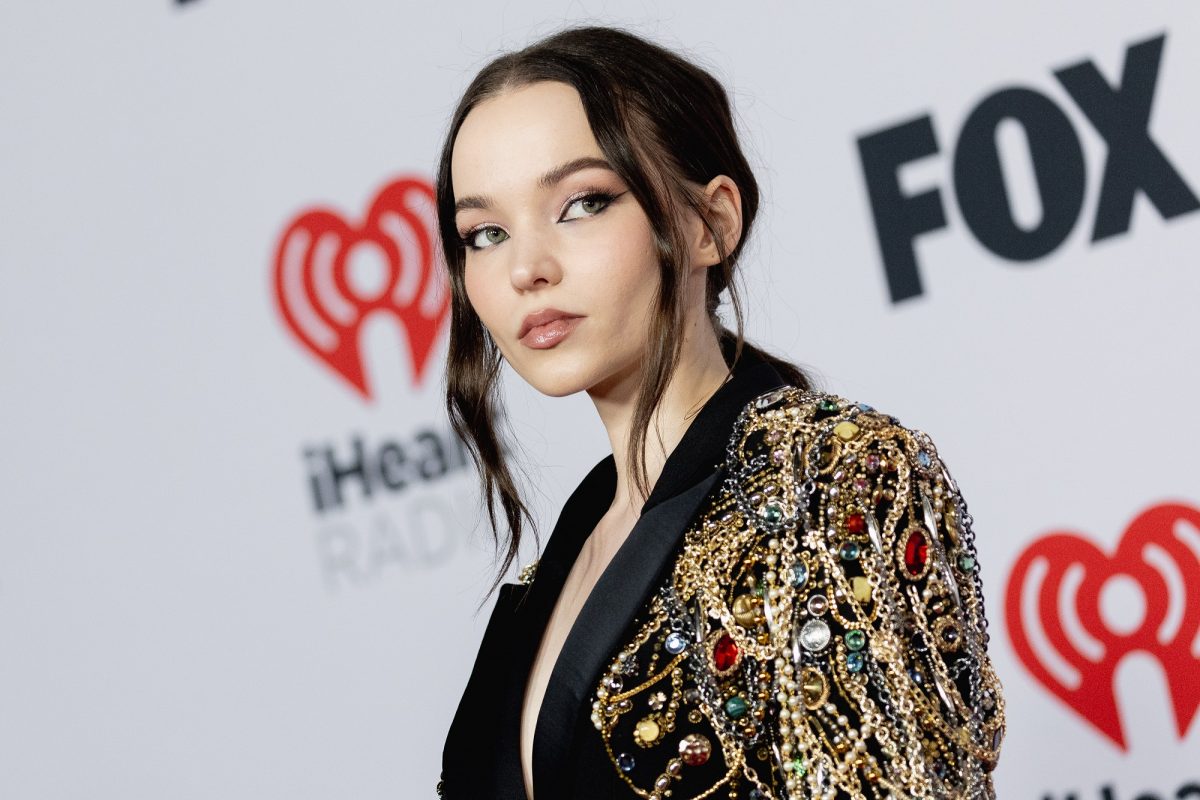 Dove Cameron assiste aux iHeartRadio Music Awards 2022