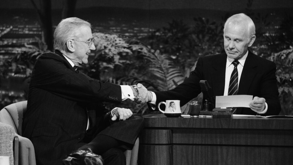 Ed McMahon a passé la journée après la mort de Johnny Carson dans son lit à regarder la télévision