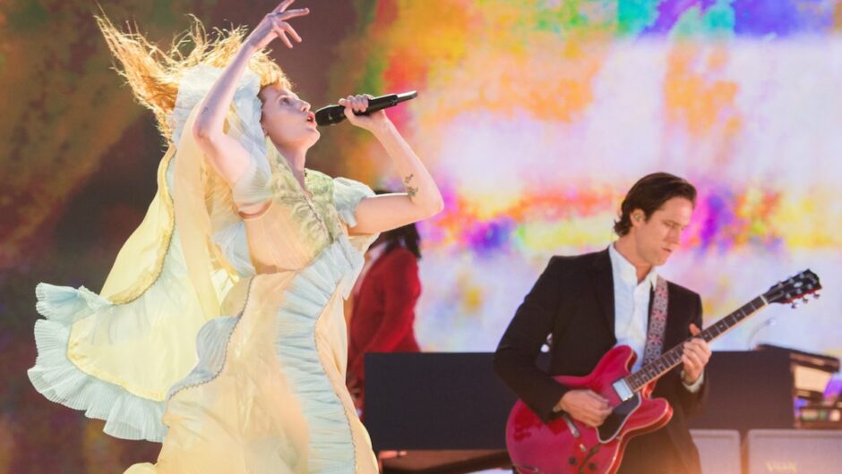Florence + la machine voulait faire quelque chose de « monstrueux » dans « Heaven Is Here »