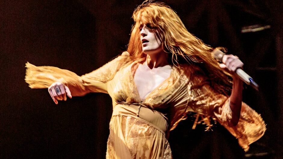 Florence + le « roi » de la machine dénonce le double standard pour les artistes féminines