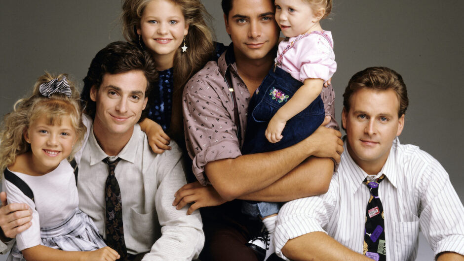 Tout ce que nous savons jusqu&rsquo;à présent sur le casting de « Full House » « Family Reunion » après la mort de Bob Saget