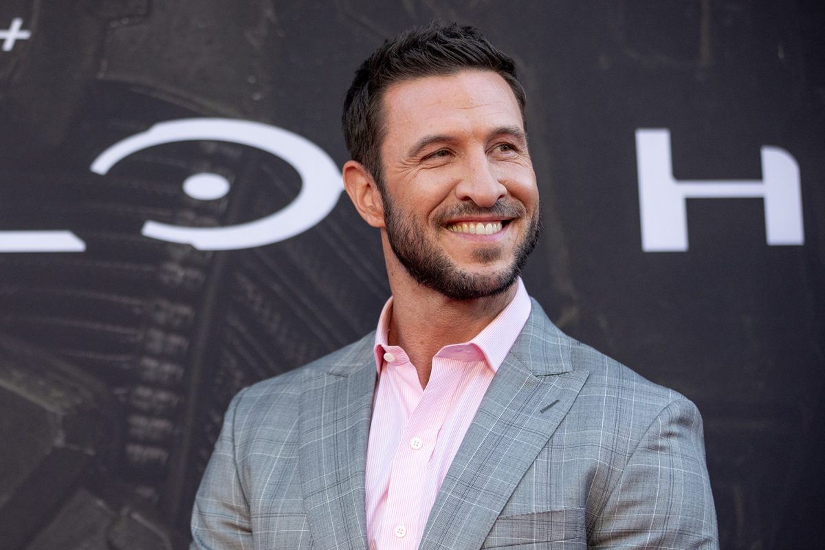 La star de Halo, Pablo Schreiber, qui joue Master Chief, lors de la première de l'émission