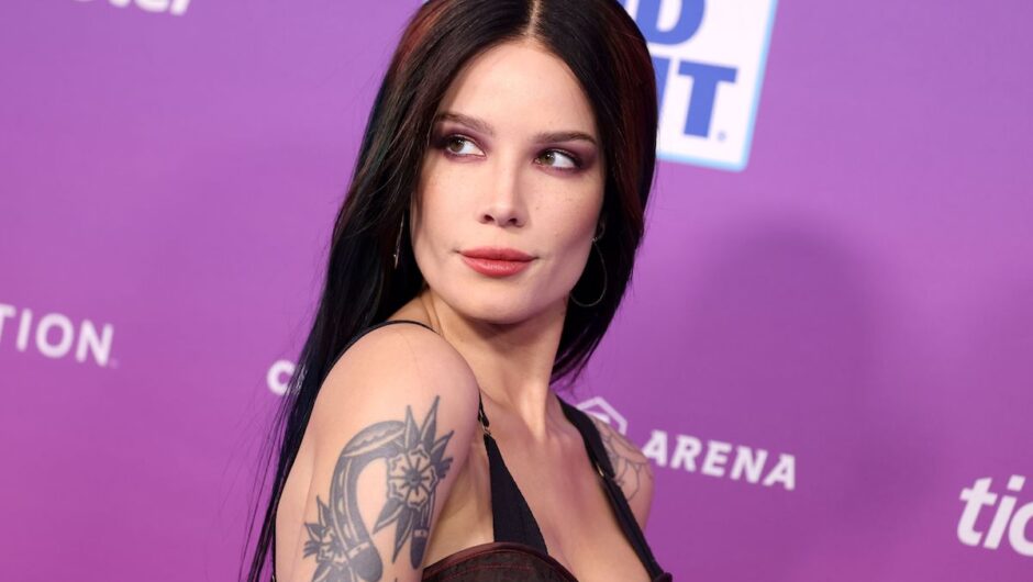 Halsey plaisante sur la différence d&rsquo;âge de Dominic Fike avec le clip &lsquo;Euphoria&rsquo;