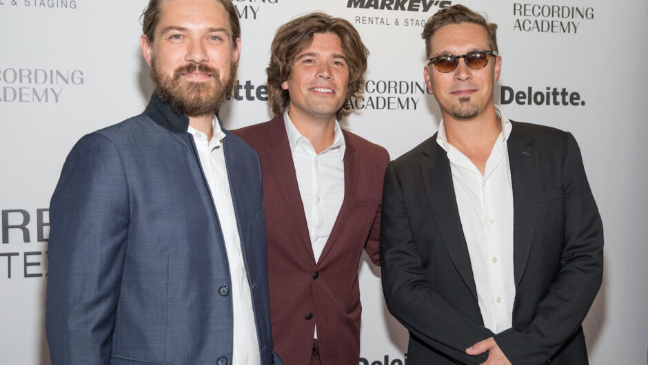 Les frères Hanson possèdent une brasserie avec une bière phare appelée « Mmmhops »