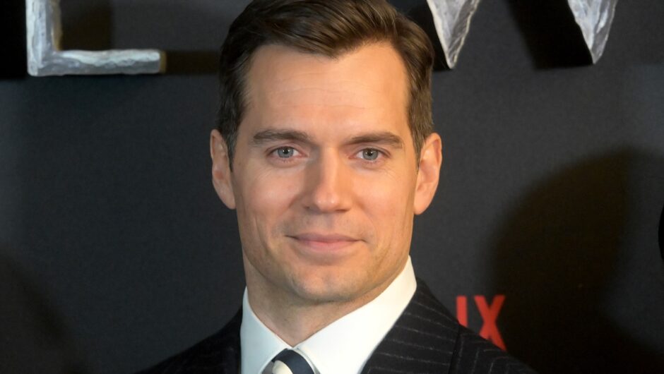 Henry Cavill pensait qu&rsquo;il ressemblait à S *** dans le costume original de Superman