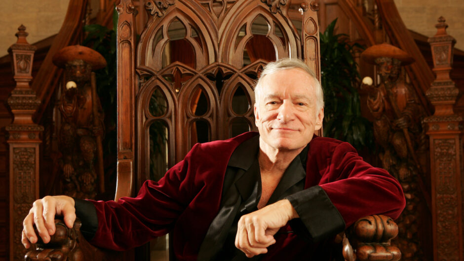 L&rsquo;ex-petite amie de Hugh Hefner affirme avoir vu le fondateur de Playboy se livrer à un acte sexuel avec un chien, en disant « Les chiens ont des besoins »