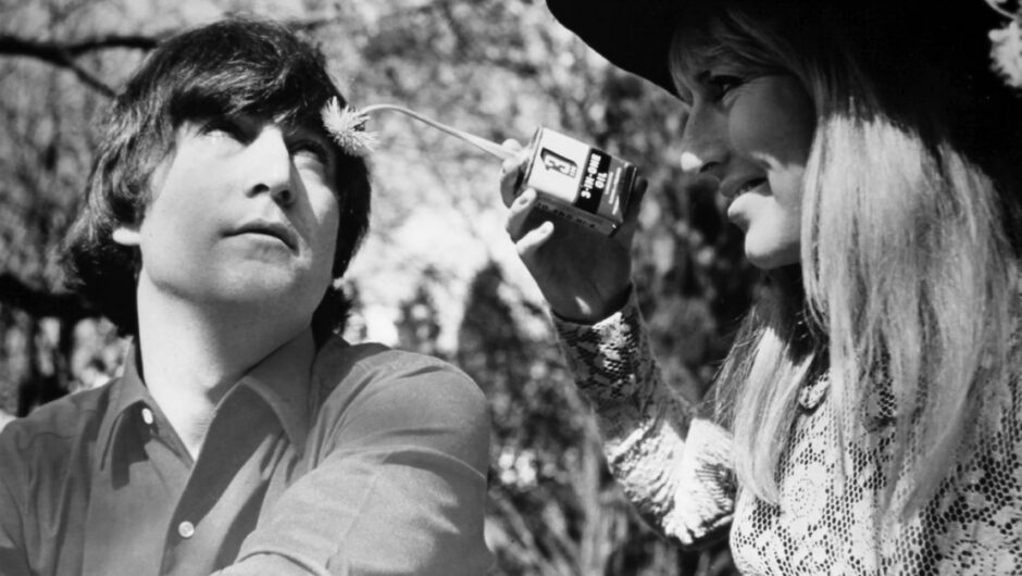 La première femme de John Lennon « s&rsquo;occupait toujours de ses intérêts » après leur divorce