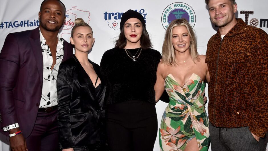 Ariana Madix et Katie Maloney, stars de « Vanderpump Rules », répondent aux commentaires selon lesquels la sandwicherie est fausse Scénario : « Défi accepté »