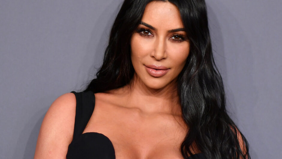 Les fans sont furieux contre Kim Kardashian pour leur avoir dit de « lève-toi et travaille »