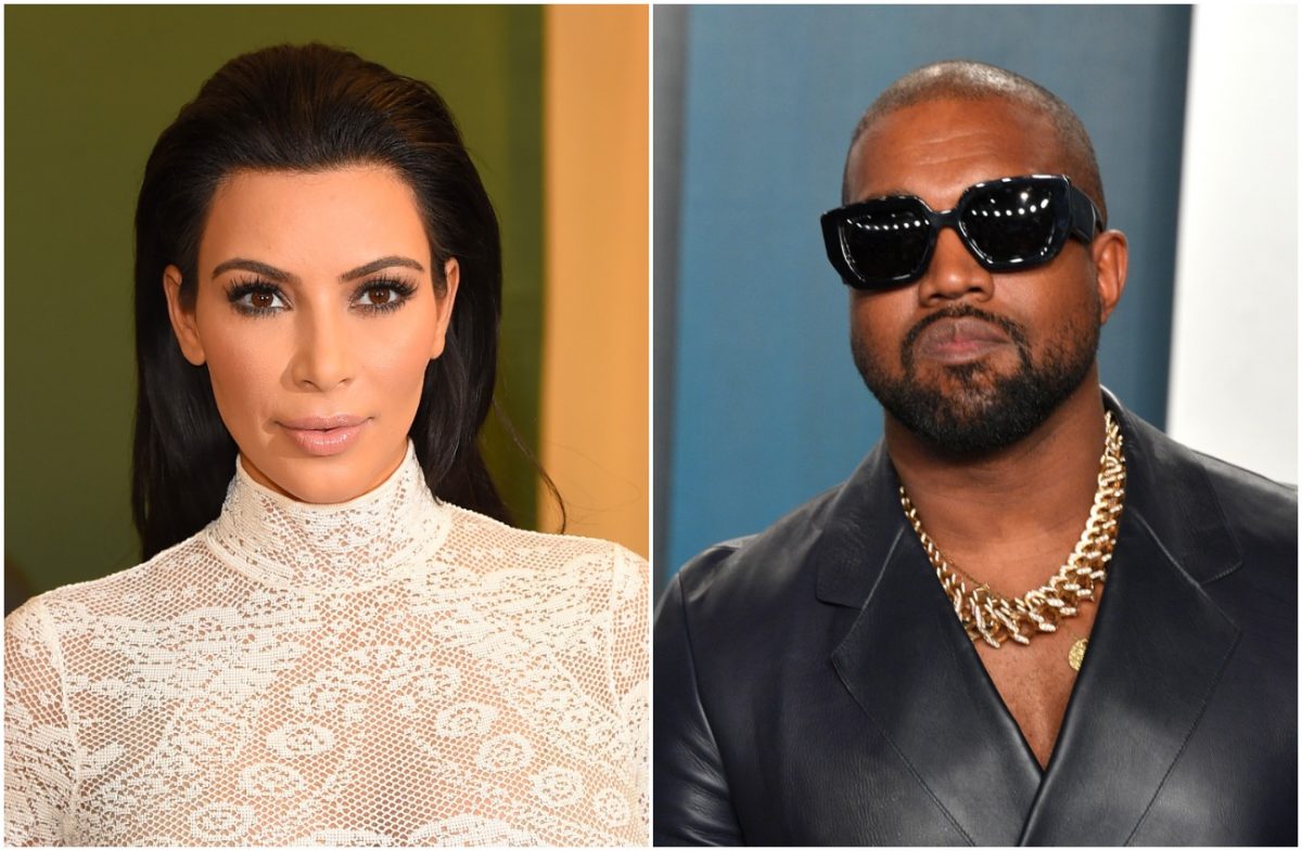 Kim Kardashian porte une robe blanche avec ses cheveux repoussés, Kanye West porte une tenue noire avec des lunettes de soleil noires
