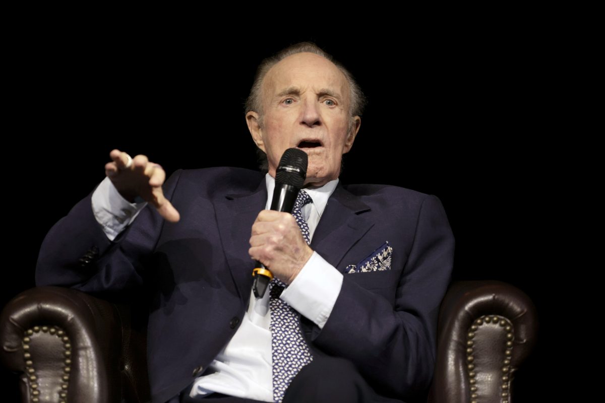 James Caan prend la parole lors du 50e anniversaire du Parrain