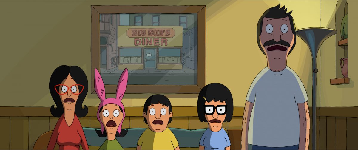 'The Bob's Burgers Movie' Linda Belcher (John Roberts), Louis Belcher (Kristen Schaal), Gene Belcher (Eugene Mirman), Tina Belcher (Dan Mintz) et Bob Belcher (H. Jon Benjamin) ont l'air choqué devant la fenêtre avec Le dîner de Big Bob