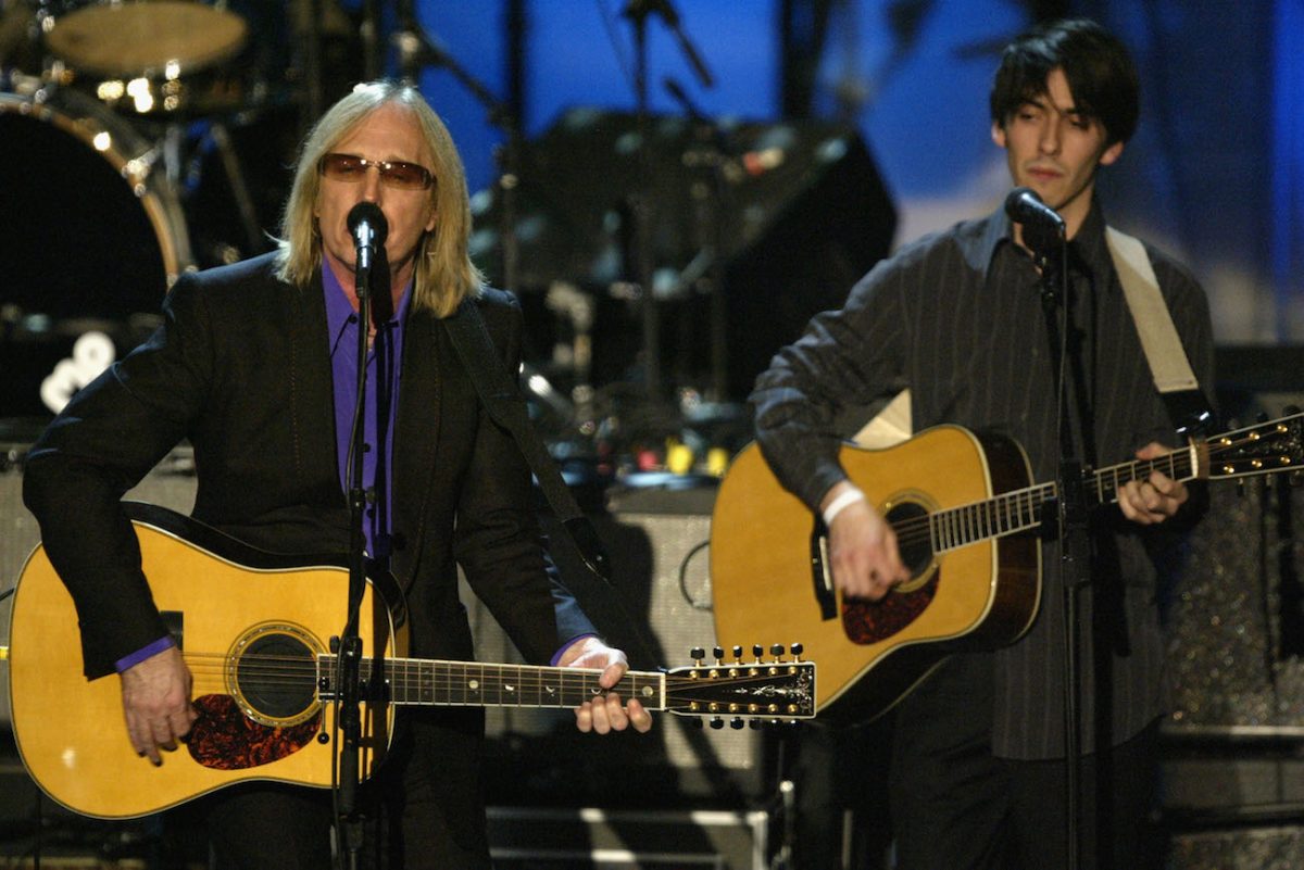 Tom Petty et Dhani Harrison se sont produits lors de l'intronisation posthume au Rock & Roll Hall of Fame de George Harrison en 2004.