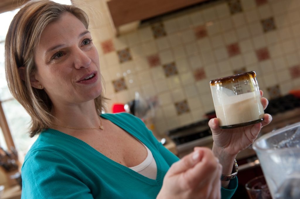 Le chef Pati Jinich sur le tournage de