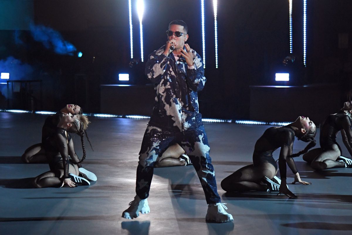 Daddy Yankee se produit pendant le Savage X Fenty Show Vol. 3 présenté par Amazon Prime Video