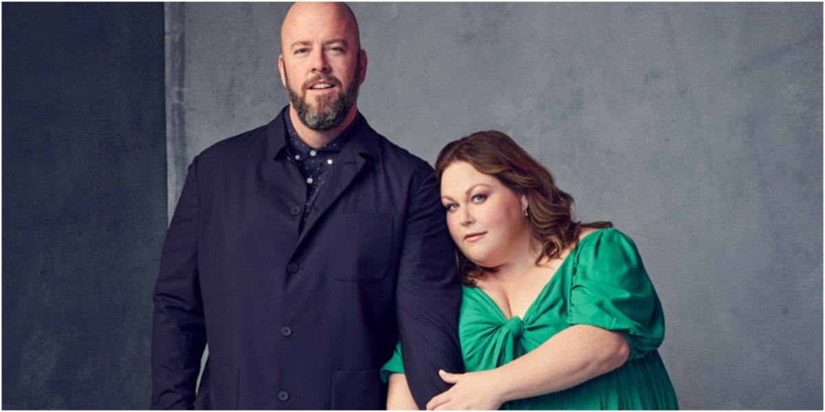 Chris Sullivan et Chrissy Metz posent pour une photo publicitaire pour This Is Us.