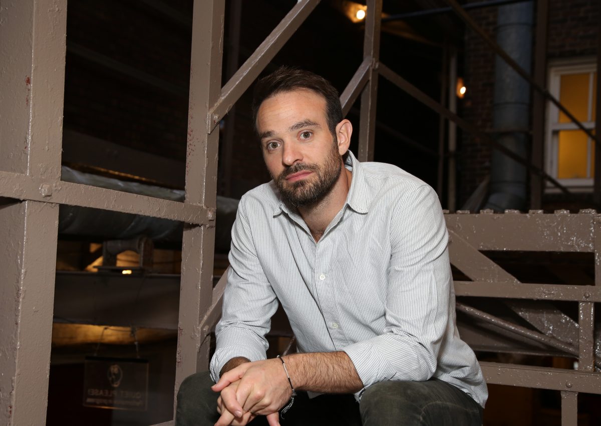 Charlie Cox, qui apparaît comme Daredevil dans une scène supprimée de
