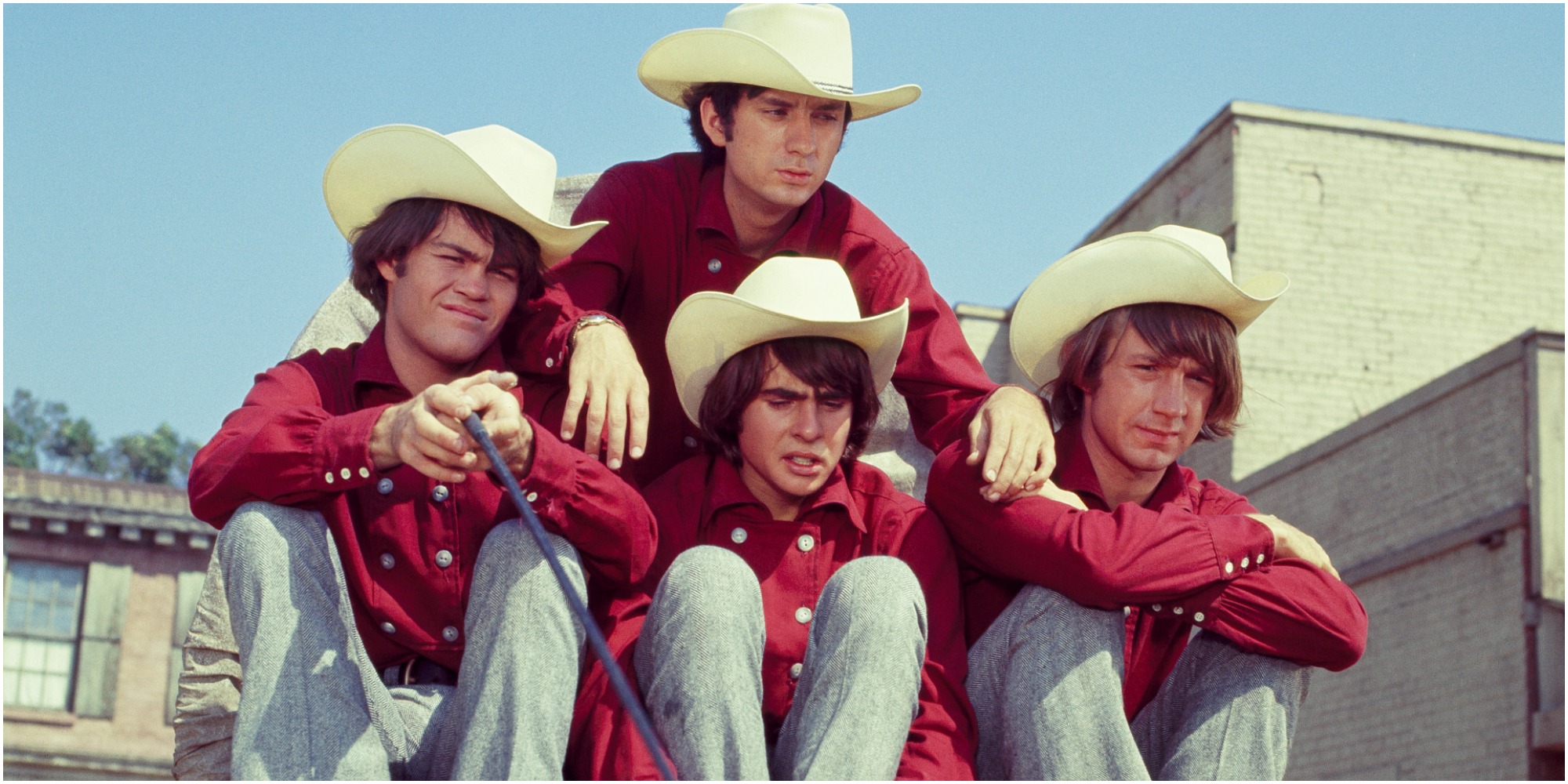 Le casting de Monkees comprend Davy Jones, Mike Nesmith, Mickey Dolenz et Peter Tork.