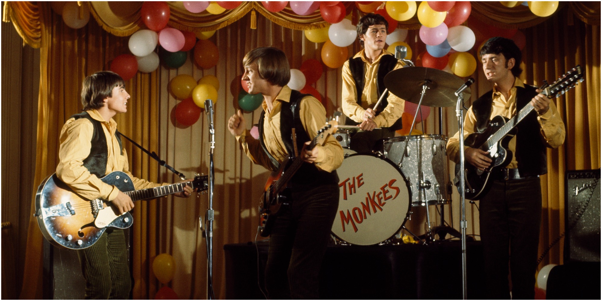 Le casting de Monkees comprend Davy Jones, Mike Nesmith, Mickey Dolenz et Peter Tork.
