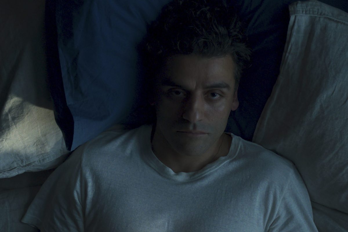 Oscar Isaac, dont le frère l'a aidé à jouer plusieurs personnages dans