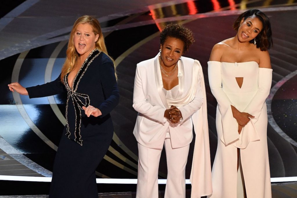 Amy Schumer, Wanda Sykes et Regina Hall accueillent les Oscars 2022.
