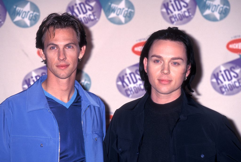 Daniel Jones et Darren Hayes du groupe pop Savage Garden assistent à la 10e édition des Nickelodeon's Kids' Choice Awards