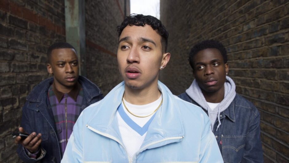 Critique du film « Pirates » [SXSW 2022]: Reggie Yates sert un léger retour en arrière de l&rsquo;an 2000